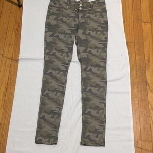Mudd girls camouflage mid rise jeggings